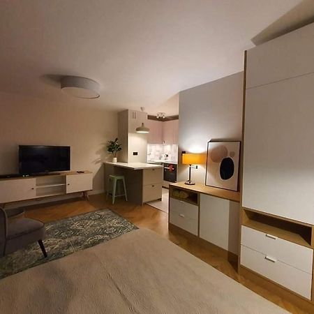 Mlociny Metro Apartment 3 Варшава Экстерьер фото